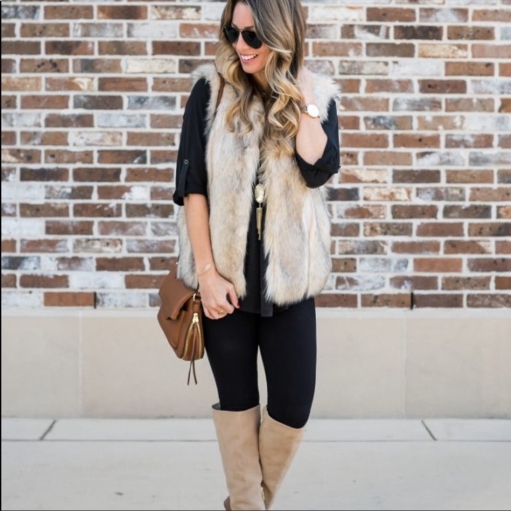 Universal Thread Faux Fur Vest with pockets